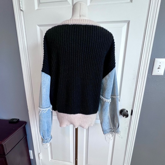 BiBi Mixed Media Patchwork Leopard Knit Sweater Denim Sleeves Asymmetrical Hem S - Picture 4 of 11